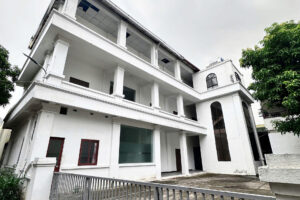 Cho thuê mặt bằng 500m2 x 3 tầng + sân gần 500m2 làm đào tạo, Vp khu Cầu diễn