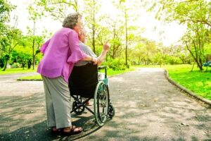 Đầu tư làm trung tâm dưỡng lão ngoại tỉnh có thực sự tốt?